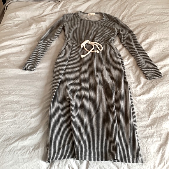 COPY - Roolee mom dress. Size XS. - Picture 3 of 5